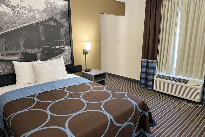 Room 6 of 35