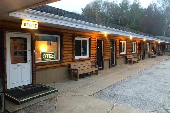 Holiday Motel