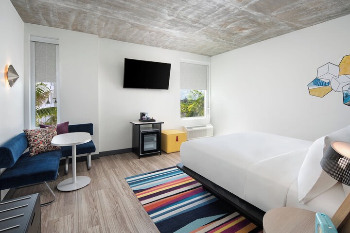 Room 46 of 80