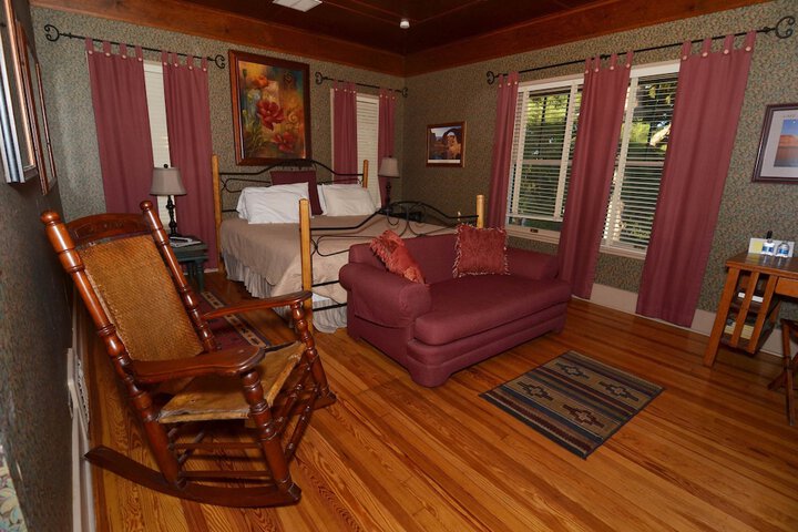 Far View - a Bed & Breakfast Estate