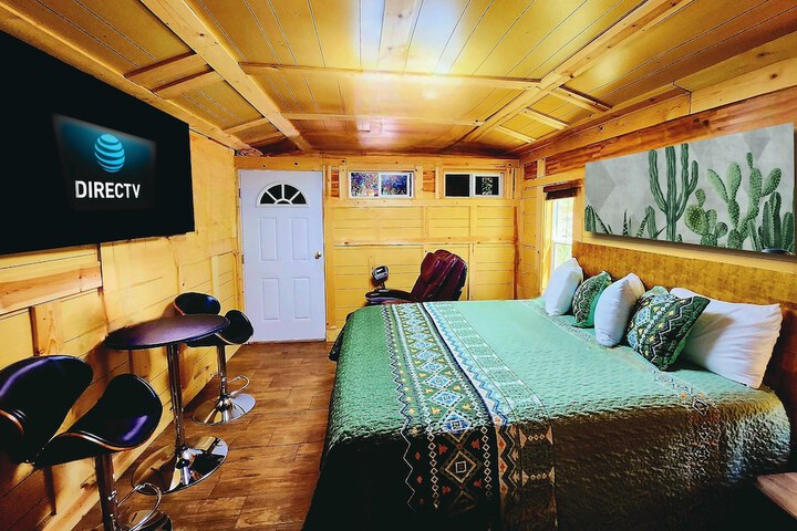 Room 7 of 19
