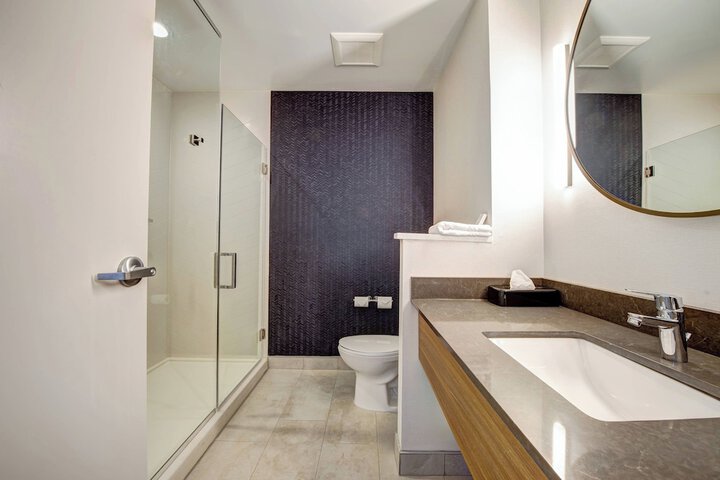 Room 11 of 22