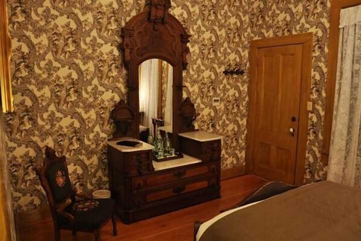 Room 34 of 72