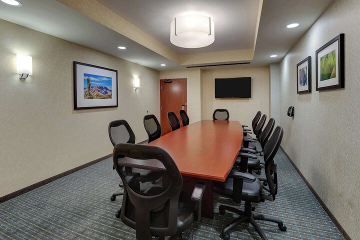 Room 12 of 77