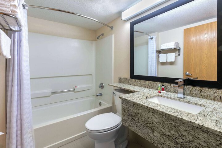 Room 9 of 22