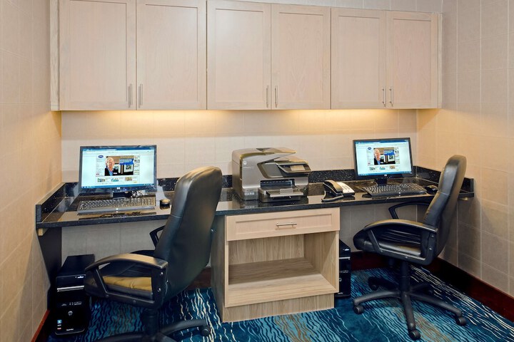 Business Center 39 of 39