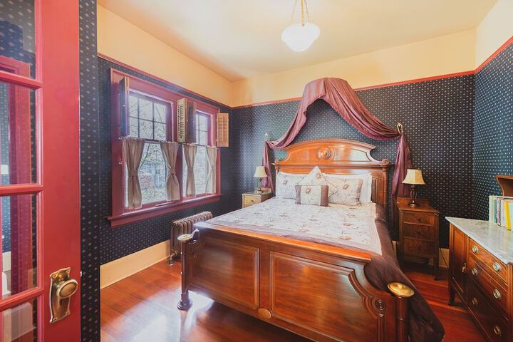 Room 37 of 63