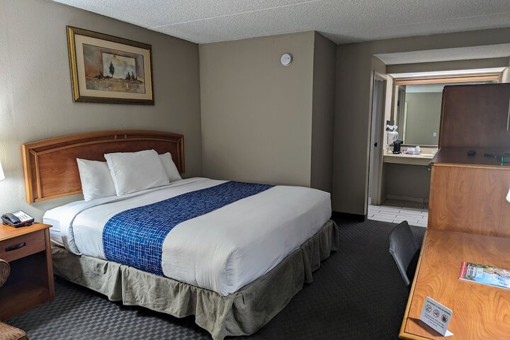 Room 14 of 27