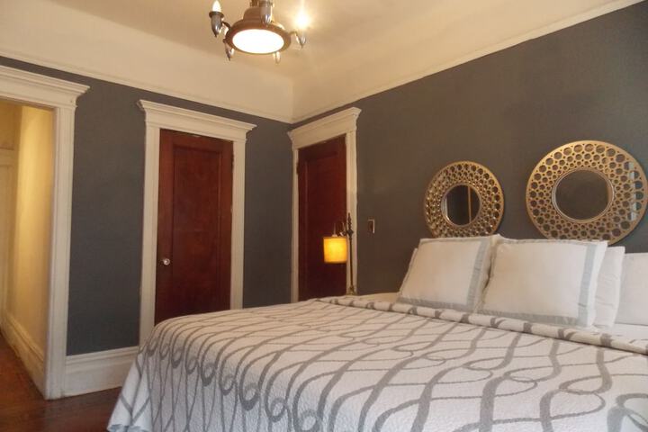 Room 13 of 18
