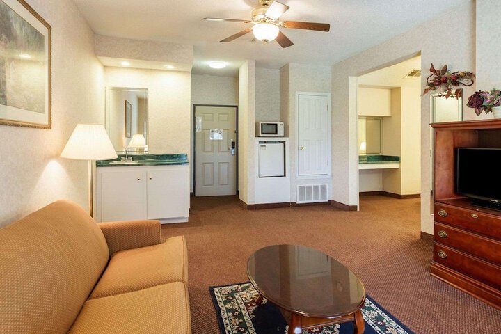 Room 17 of 23