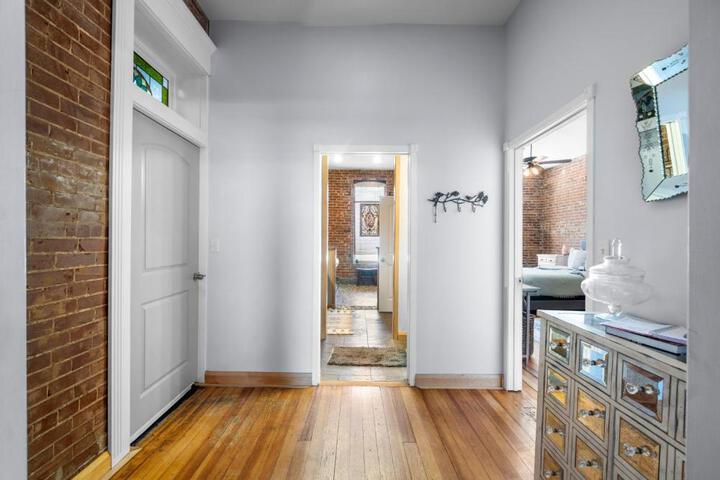 Downtown Loft Amazing Bath Tub & Shower #9