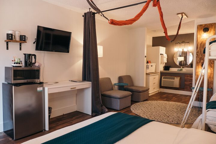 Room 42 of 76