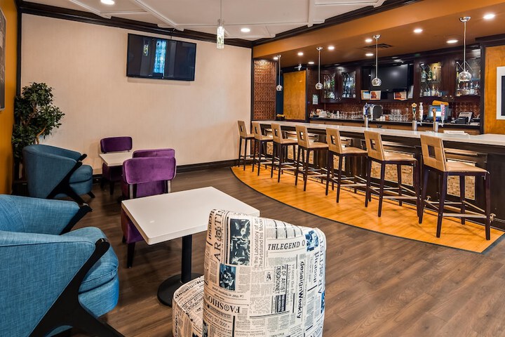 Best Western Premier Toronto Airport Carlingview Hotel