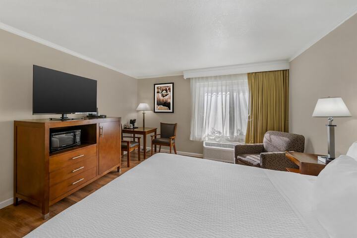 Best Western Plus Northwoods Inn