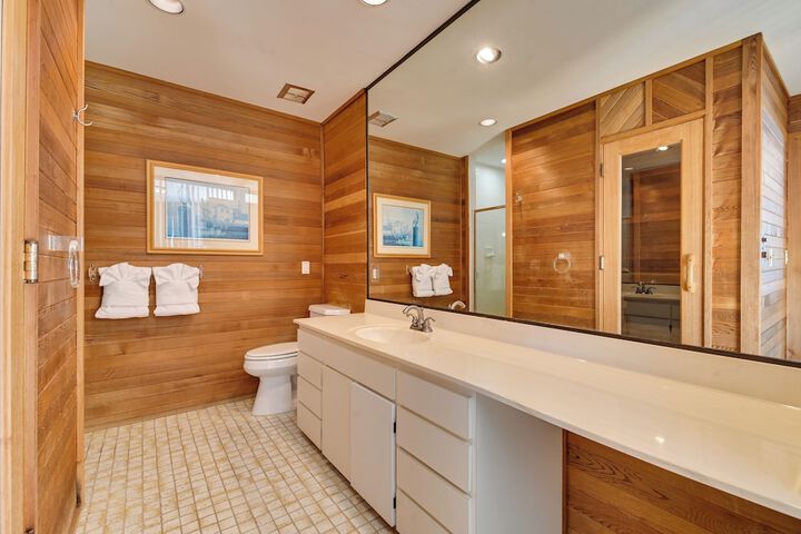 Oceanfront Escape on Wilbur Beach!