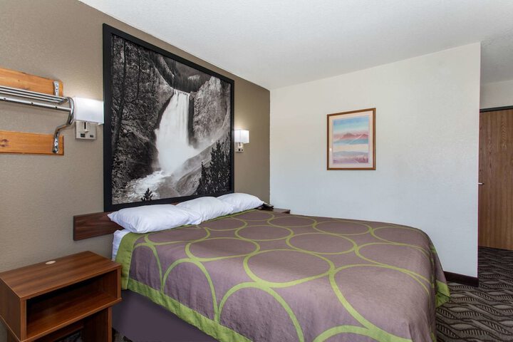 Room 6 of 21