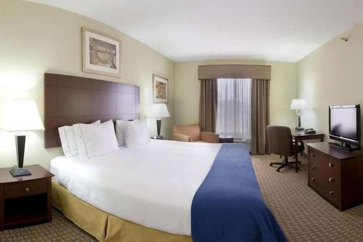 Holiday Inn Express Hotel & Suites Magee by IHG