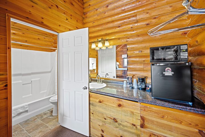 Bryce Canyon Log Cabins