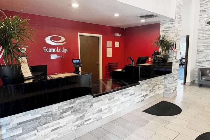 Econo Lodge Wausau - Rothschild