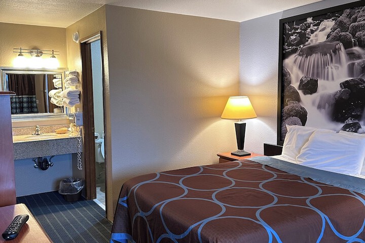Room 21 of 50