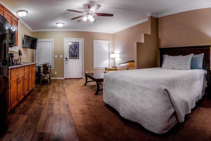 Room 33 of 58