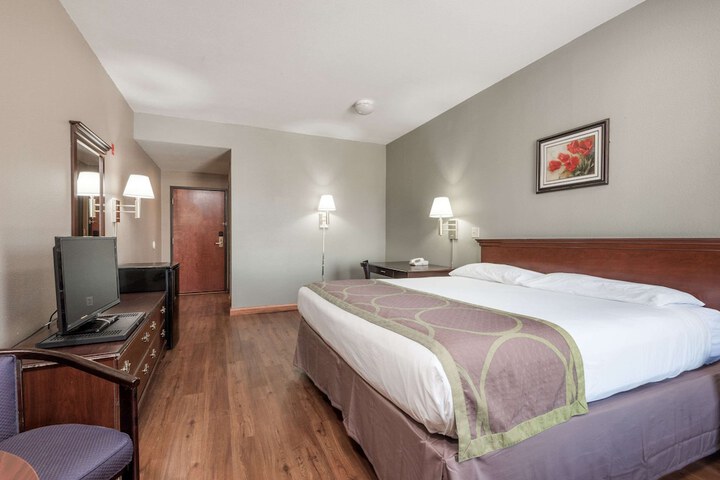 Room 16 of 24