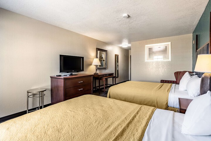 Room 17 of 32