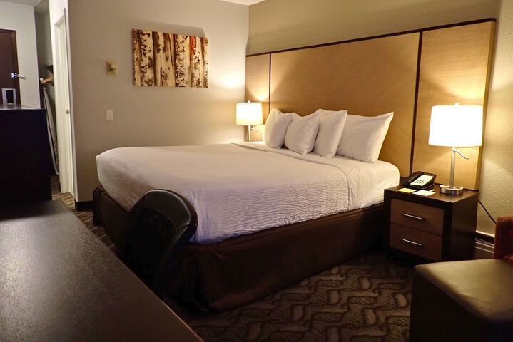 Room 27 of 73