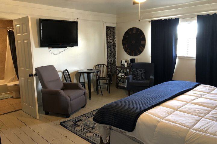 Room 16 of 64