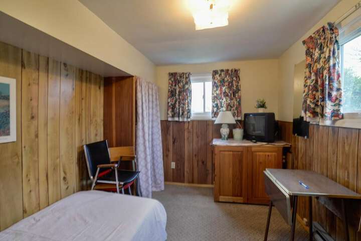 Room 34 of 42