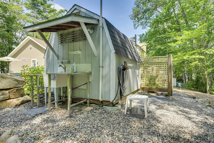 Maine Cottage w / Dock & Kayaks Near Augusta!