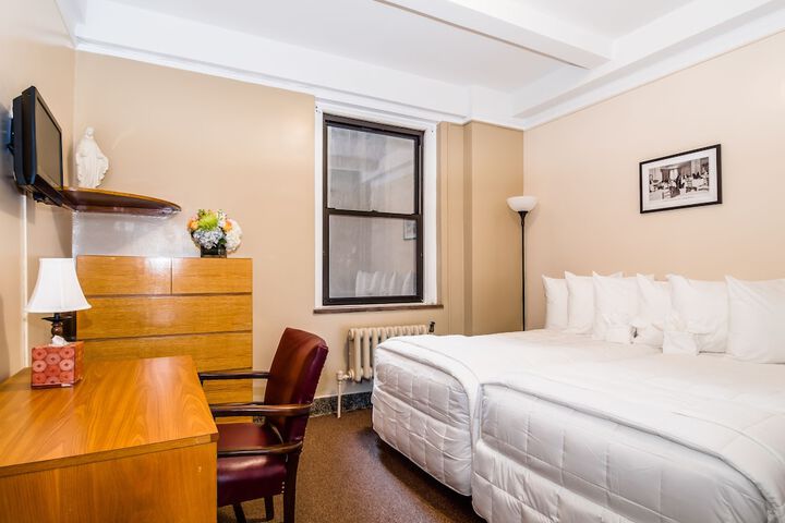 Room 14 of 37