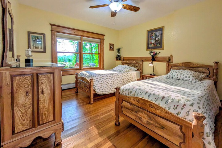 On-site Trails: Rock River Retreat in Jefferson!