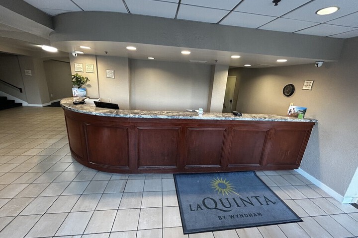 La Quinta Inn & Suites by Wyndham Stamford / New York City