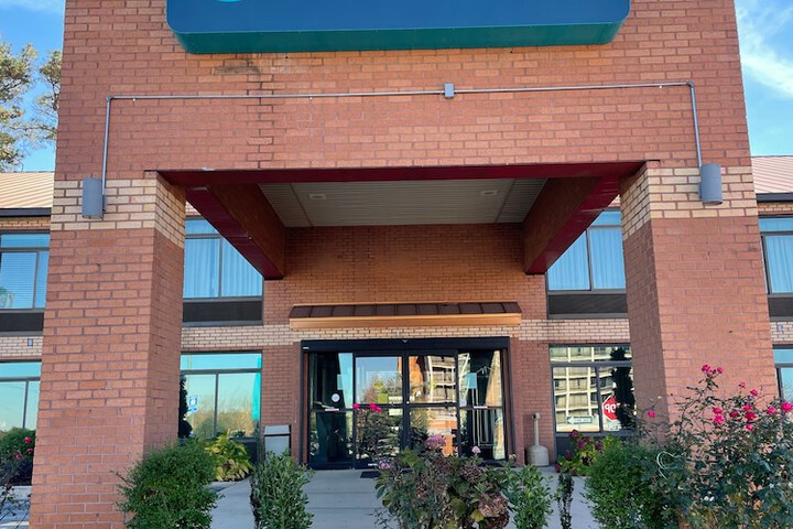Hotel 5 of 67