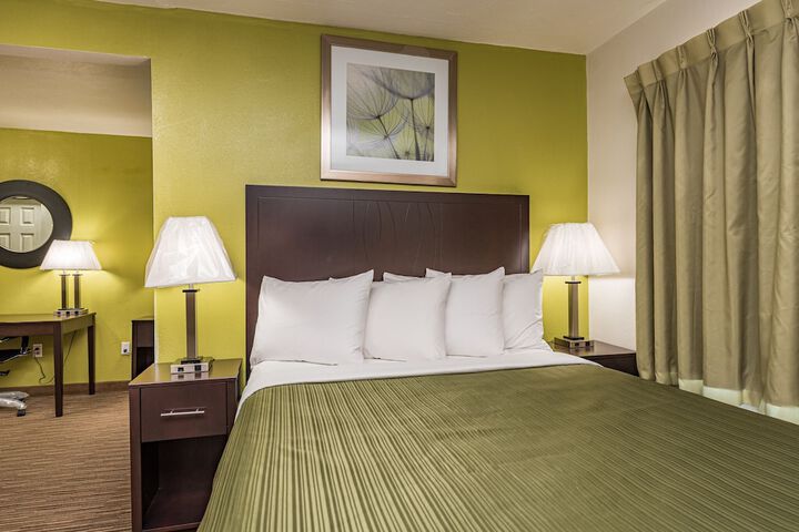 Room 21 of 32