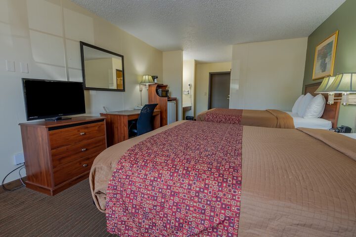 Thunderbird Lodge