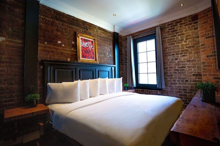 Room 45 of 51