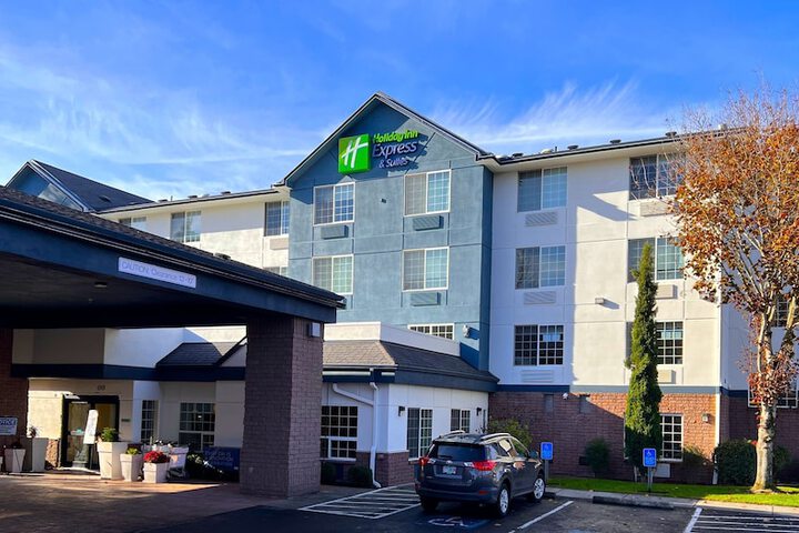 Hotel 11 of 120