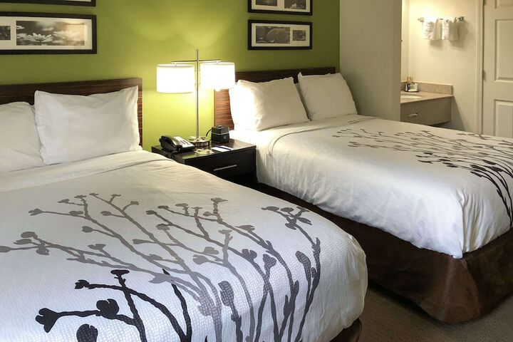 Room 85 of 128