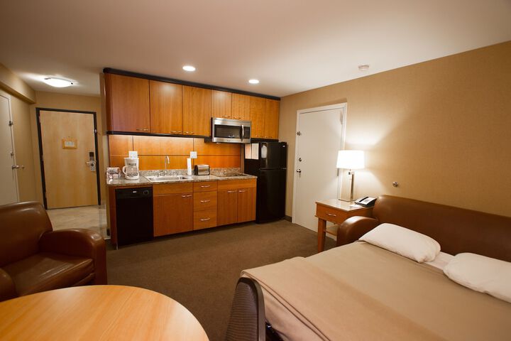 Room 32 of 81