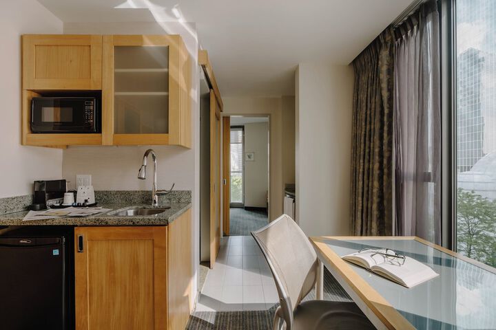 Room 22 of 48