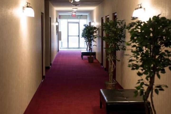 Pacer Inn & Suites Delaware