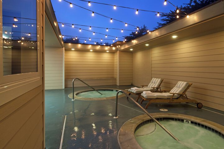Cambria Landing Inn & Suites