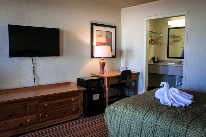 Room 25 of 46