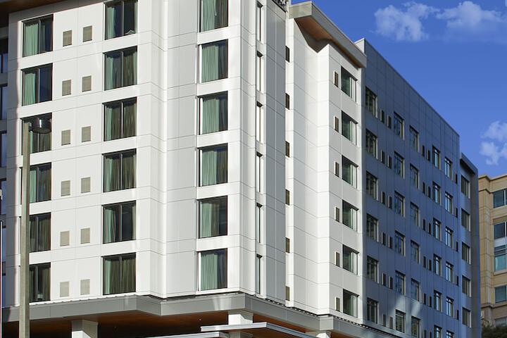 AC Hotel by Marriott Seattle Bellevue / Downtown