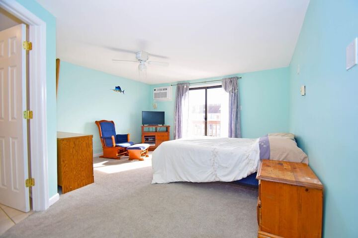 Room 7 of 19