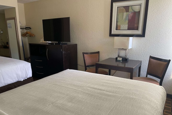 Room 17 of 23