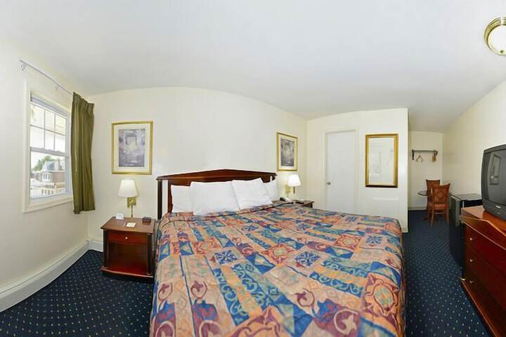 Room 16 of 30