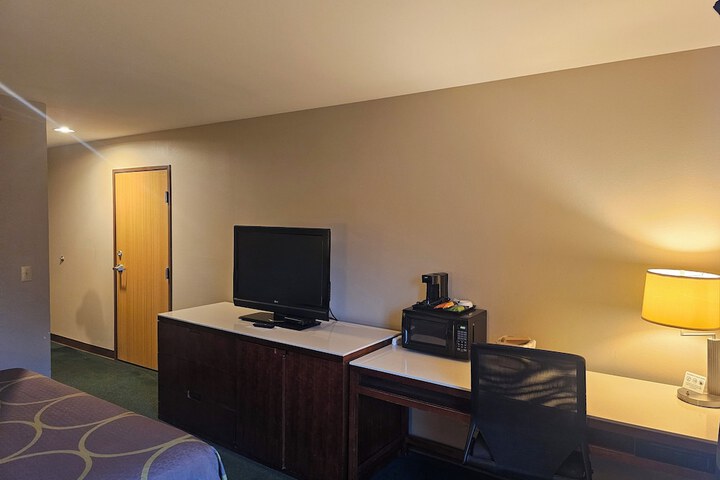 Room 20 of 49